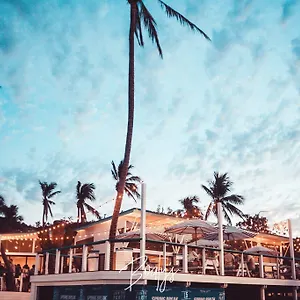 Base Airlie Airlie Beach